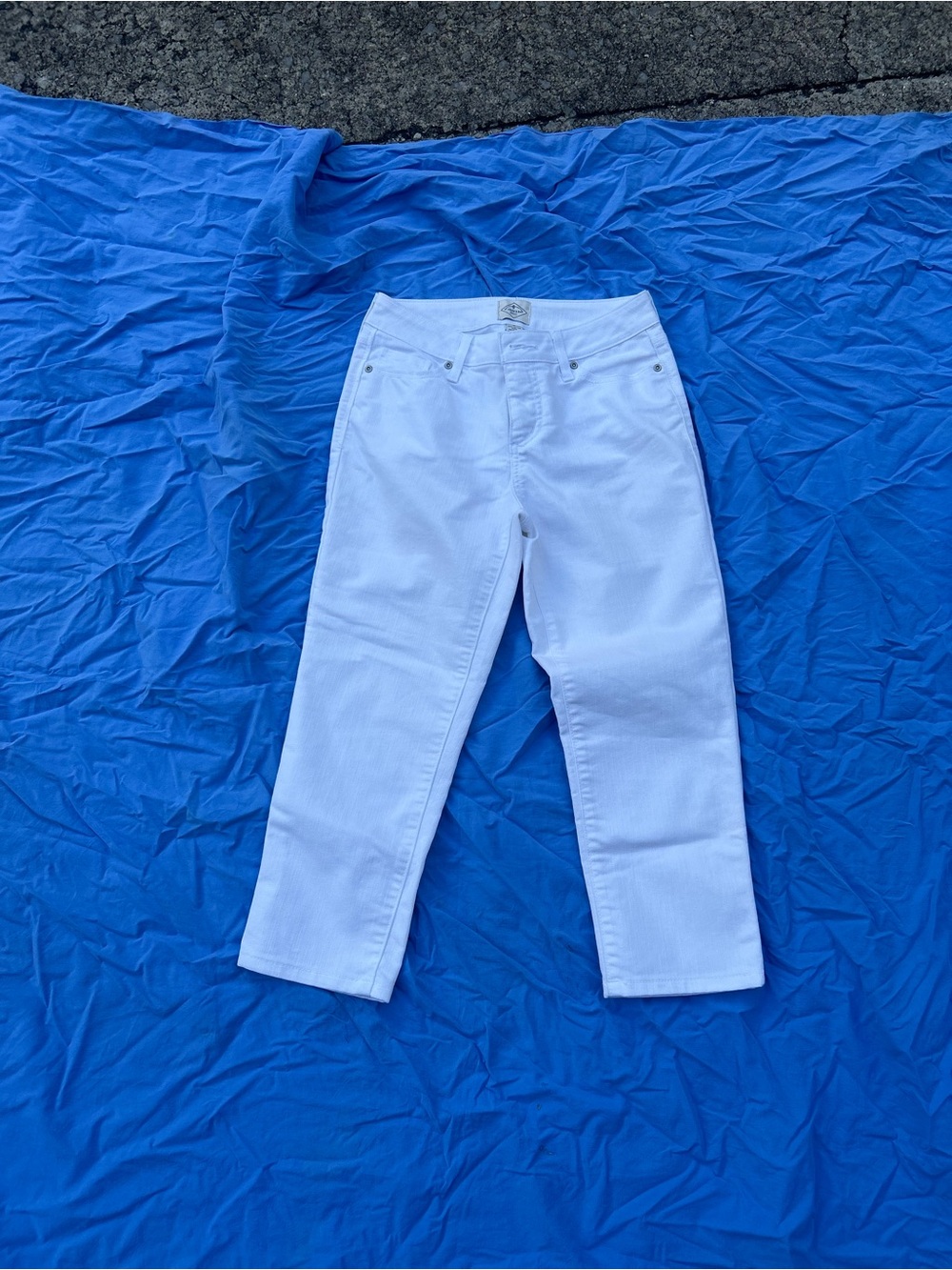 St. John's Bay White Ankle Crop Jeans